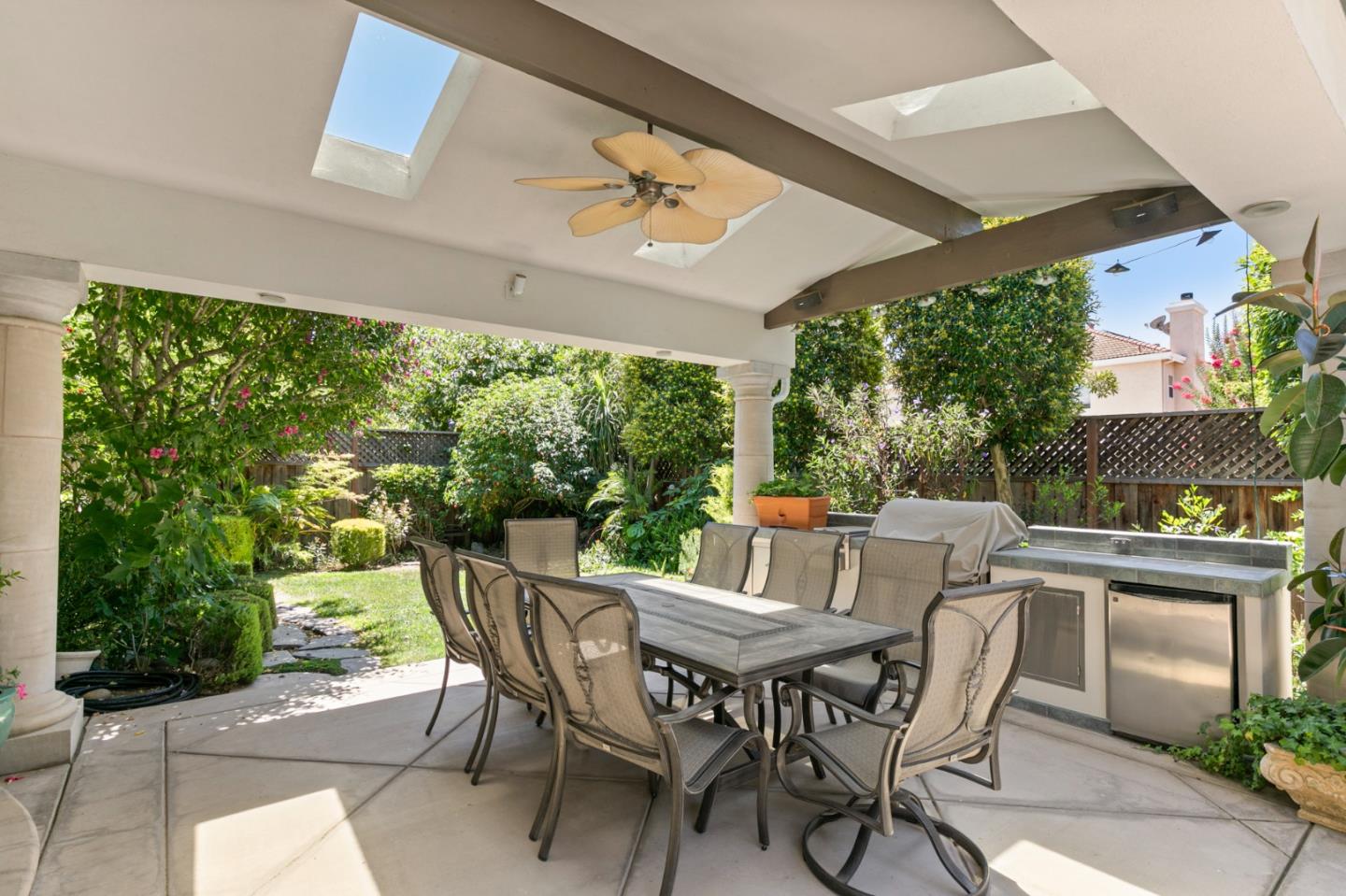 Detail Gallery Image 12 of 46 For 17475 Serene Dr, Morgan Hill,  CA 95037 - 4 Beds | 3 Baths