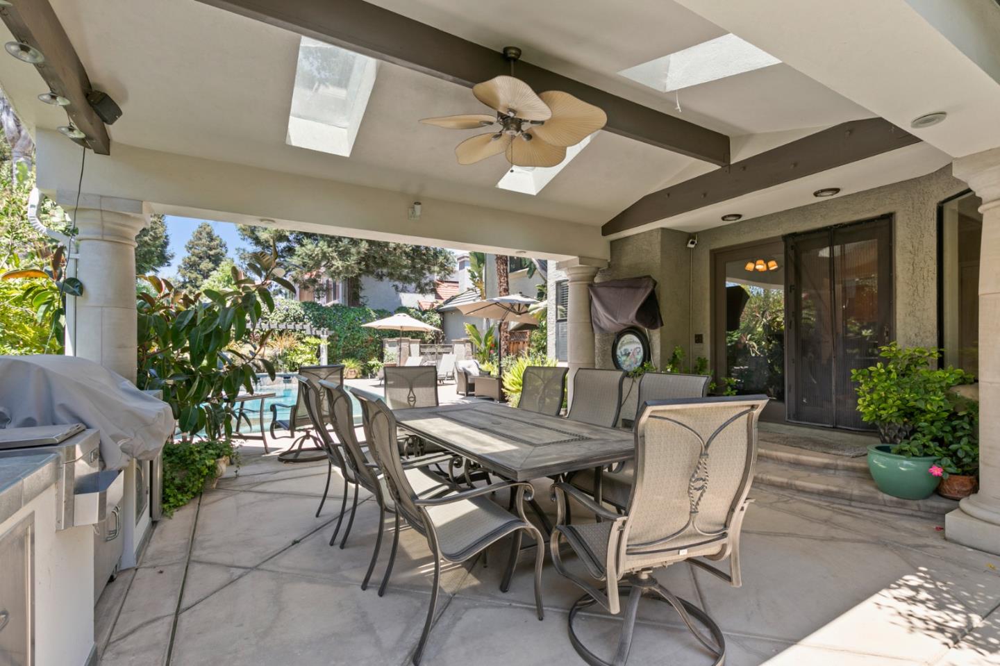 Detail Gallery Image 13 of 46 For 17475 Serene Dr, Morgan Hill,  CA 95037 - 4 Beds | 3 Baths