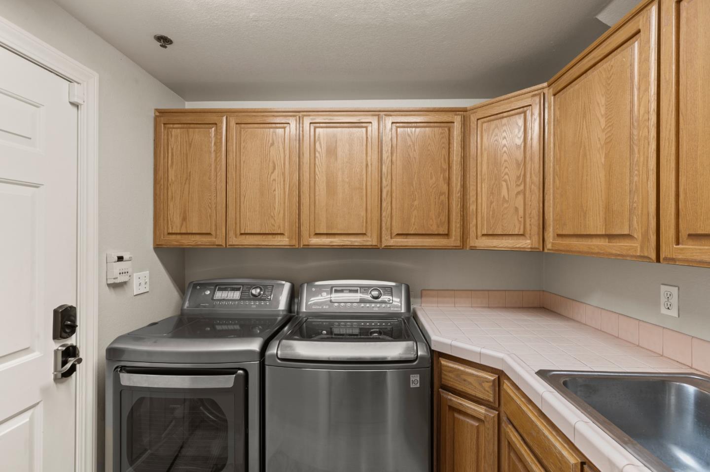 Detail Gallery Image 26 of 46 For 17475 Serene Dr, Morgan Hill,  CA 95037 - 4 Beds | 3 Baths