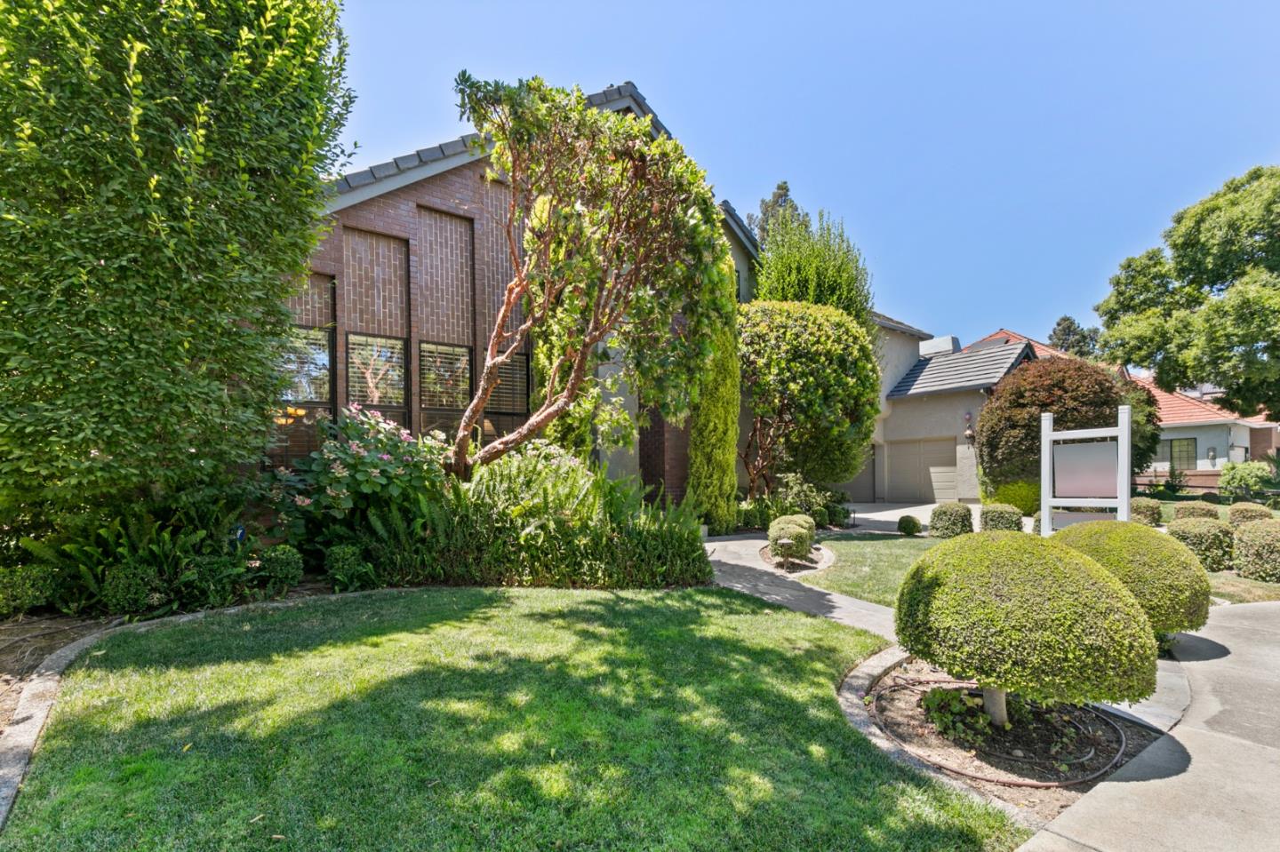 Detail Gallery Image 6 of 46 For 17475 Serene Dr, Morgan Hill,  CA 95037 - 4 Beds | 3 Baths