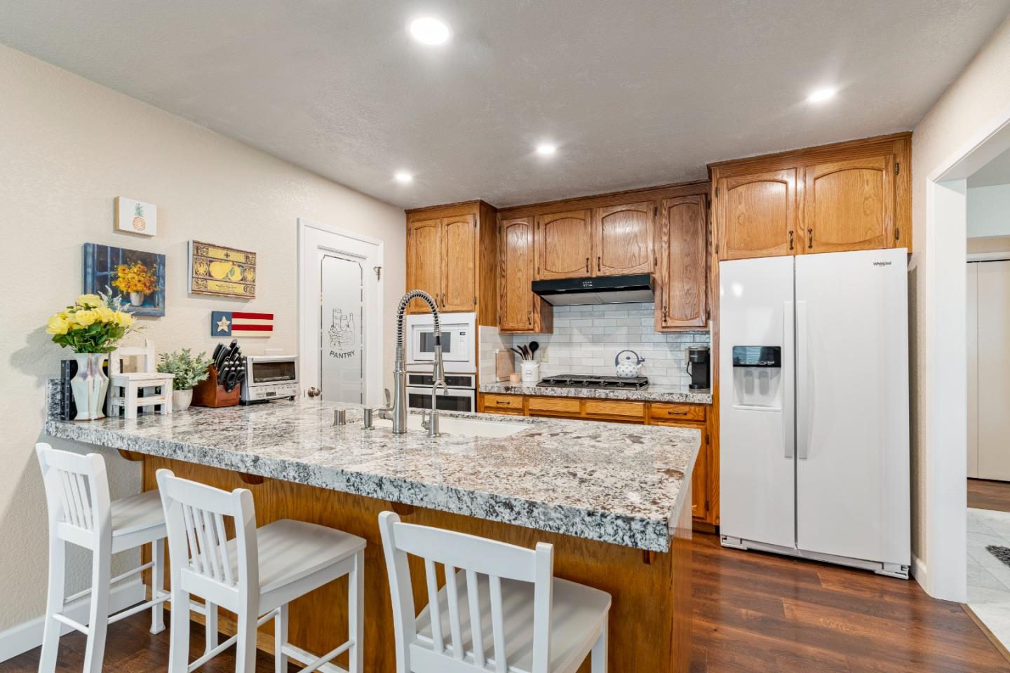 Detail Gallery Image 10 of 25 For 840 Helen Dr, Hollister,  CA 95023 - 2 Beds | 2/1 Baths