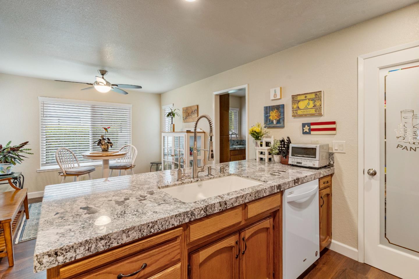 Detail Gallery Image 11 of 25 For 840 Helen Dr, Hollister,  CA 95023 - 2 Beds | 2/1 Baths