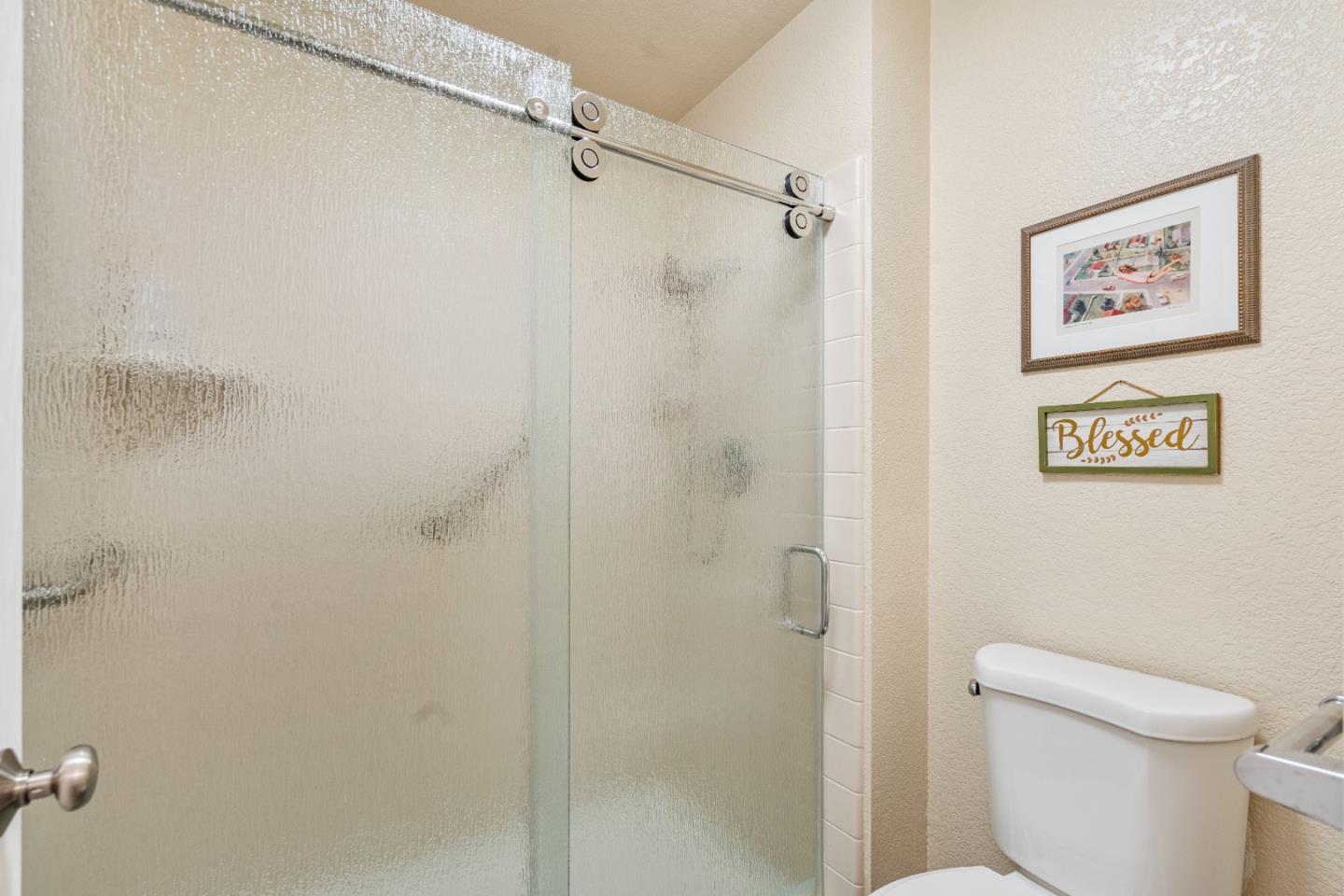 Detail Gallery Image 16 of 25 For 840 Helen Dr, Hollister,  CA 95023 - 2 Beds | 2/1 Baths