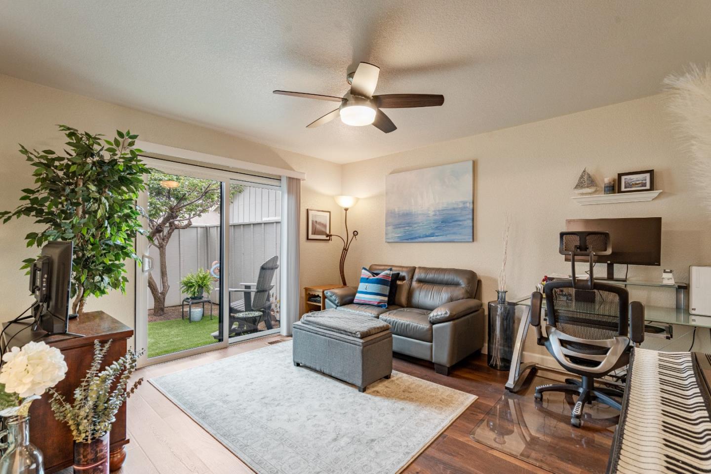 Detail Gallery Image 17 of 25 For 840 Helen Dr, Hollister,  CA 95023 - 2 Beds | 2/1 Baths