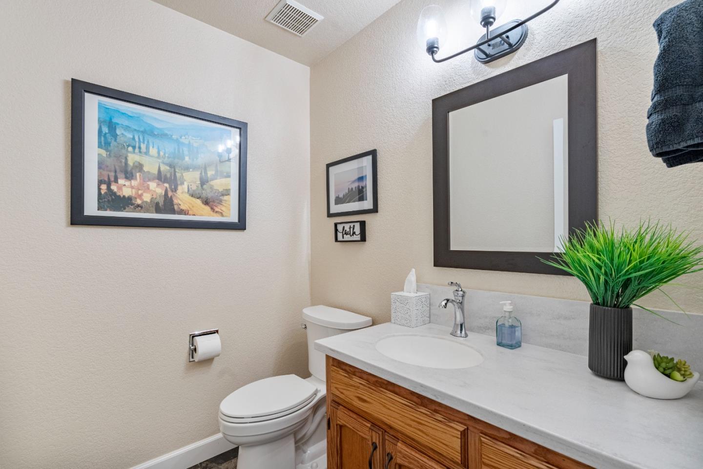 Detail Gallery Image 19 of 25 For 840 Helen Dr, Hollister,  CA 95023 - 2 Beds | 2/1 Baths