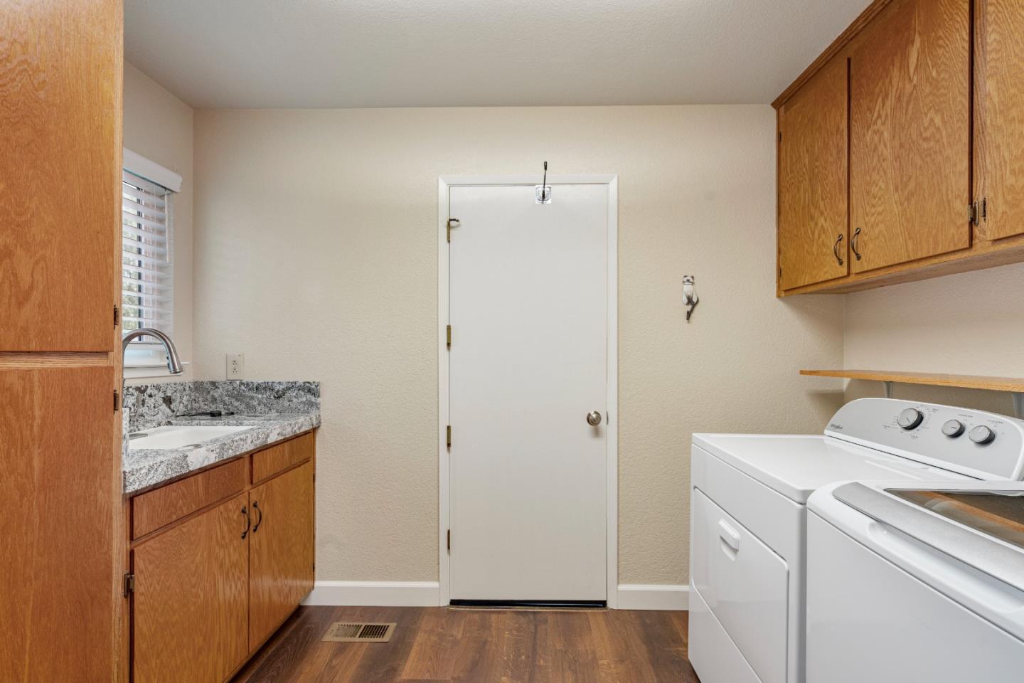 Detail Gallery Image 20 of 25 For 840 Helen Dr, Hollister,  CA 95023 - 2 Beds | 2/1 Baths
