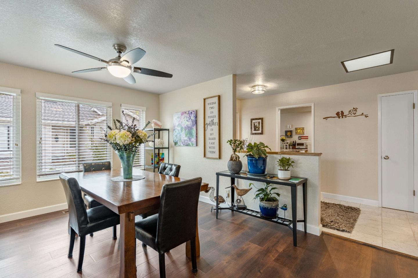 Detail Gallery Image 6 of 25 For 840 Helen Dr, Hollister,  CA 95023 - 2 Beds | 2/1 Baths