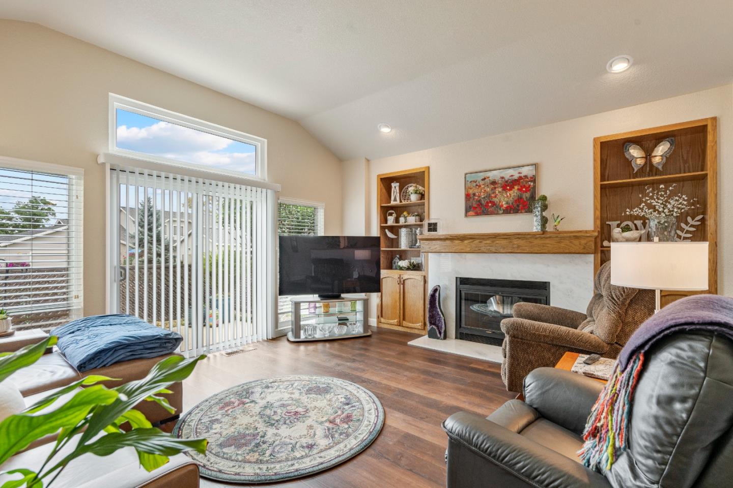 Detail Gallery Image 7 of 25 For 840 Helen Dr, Hollister,  CA 95023 - 2 Beds | 2/1 Baths