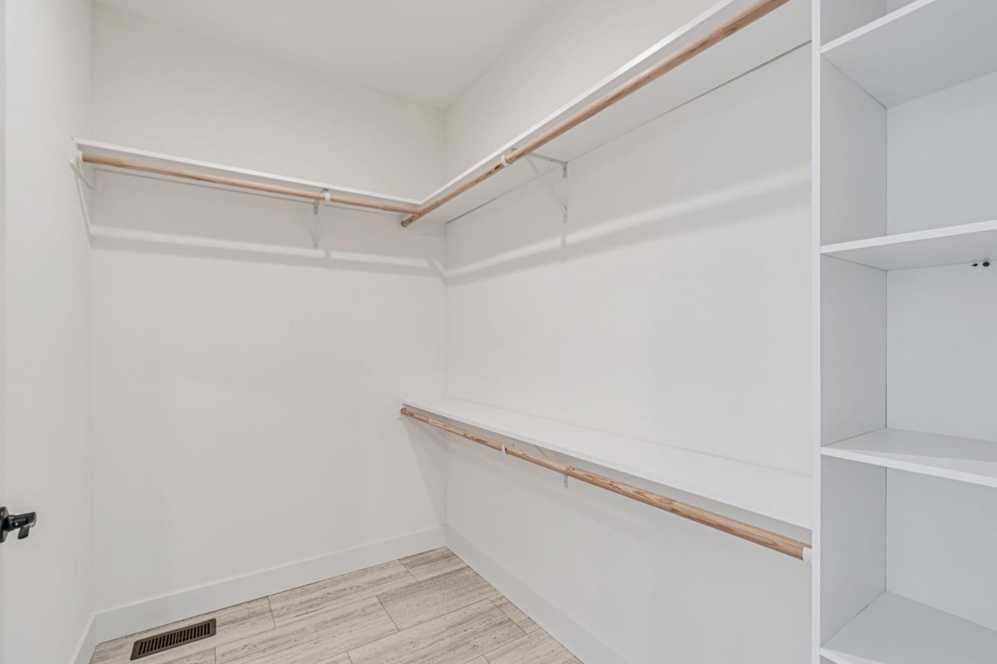 Detail Gallery Image 21 of 41 For 258 Yosemite Rd #258,  San Rafael,  CA 94903 - 3 Beds | 3 Baths