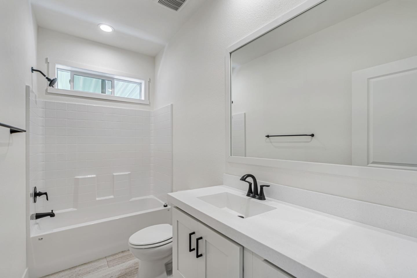 Detail Gallery Image 25 of 41 For 258 Yosemite Rd #258,  San Rafael,  CA 94903 - 3 Beds | 3 Baths
