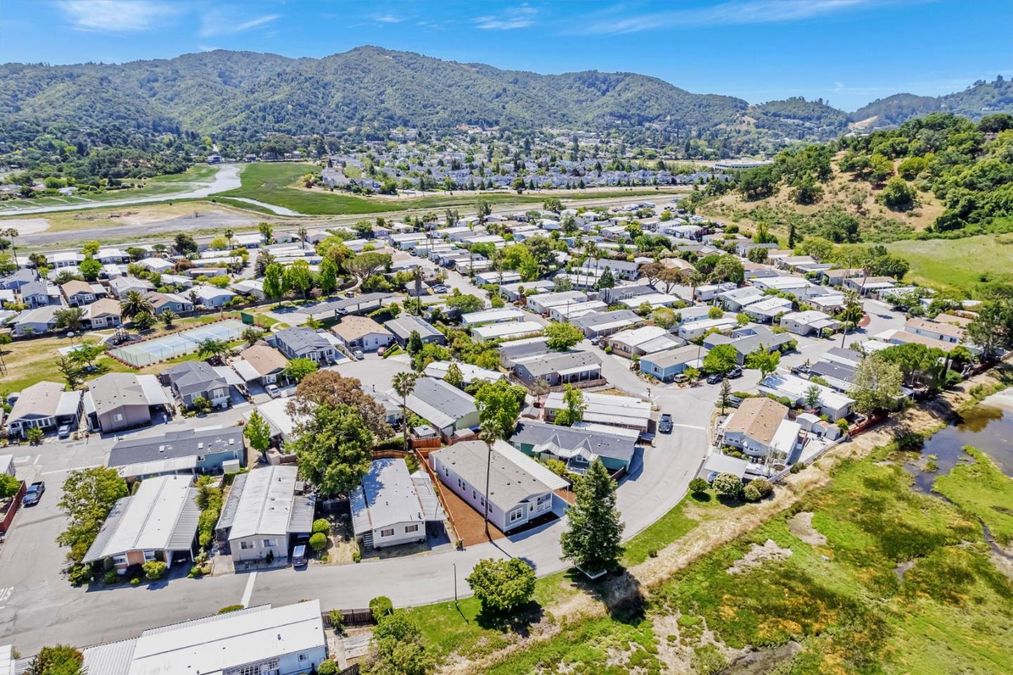 Detail Gallery Image 36 of 41 For 258 Yosemite Rd #258,  San Rafael,  CA 94903 - 3 Beds | 3 Baths