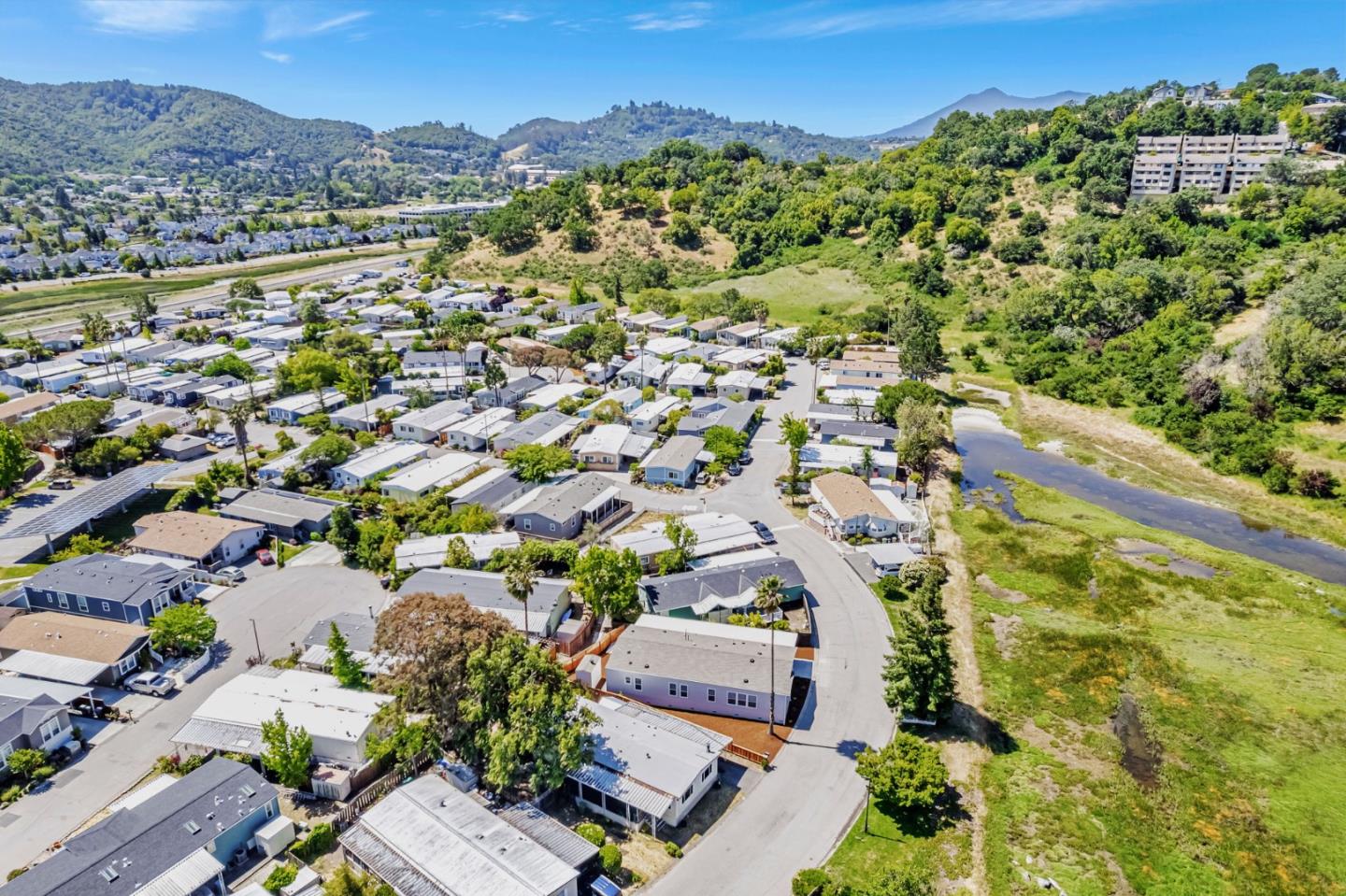 Detail Gallery Image 37 of 41 For 258 Yosemite Rd #258,  San Rafael,  CA 94903 - 3 Beds | 3 Baths