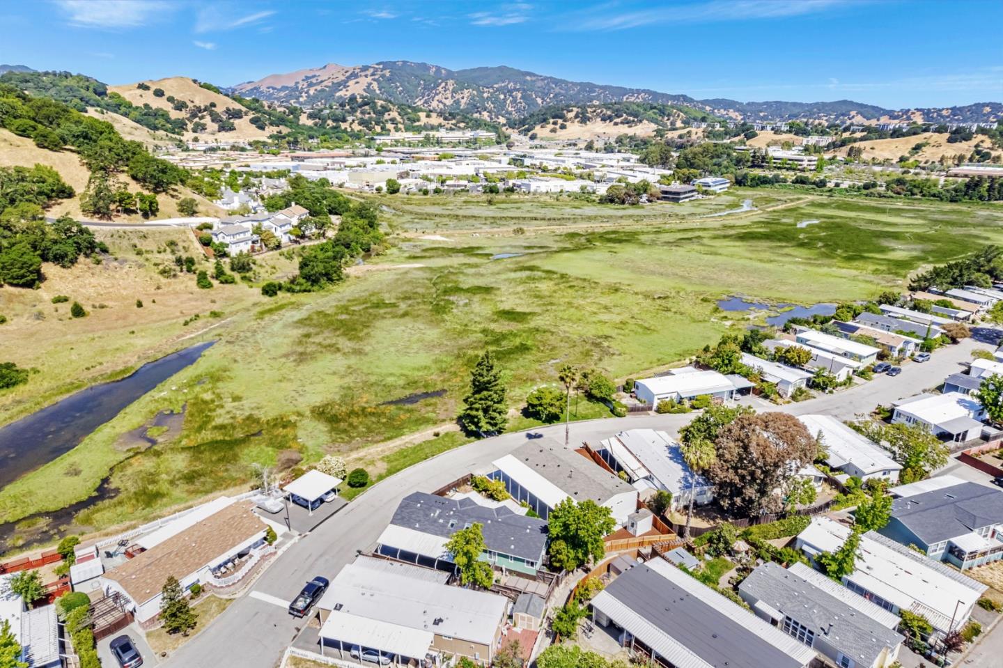 Detail Gallery Image 39 of 41 For 258 Yosemite Rd #258,  San Rafael,  CA 94903 - 3 Beds | 3 Baths