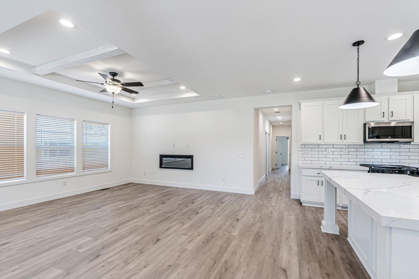 Detail Gallery Image 4 of 41 For 258 Yosemite Rd #258,  San Rafael,  CA 94903 - 3 Beds | 3 Baths