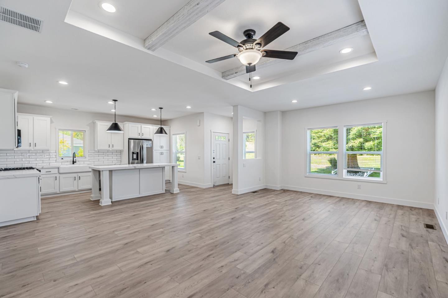 Detail Gallery Image 6 of 41 For 258 Yosemite Rd #258,  San Rafael,  CA 94903 - 3 Beds | 3 Baths