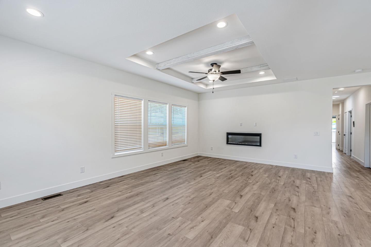 Detail Gallery Image 8 of 41 For 258 Yosemite Rd #258,  San Rafael,  CA 94903 - 3 Beds | 3 Baths