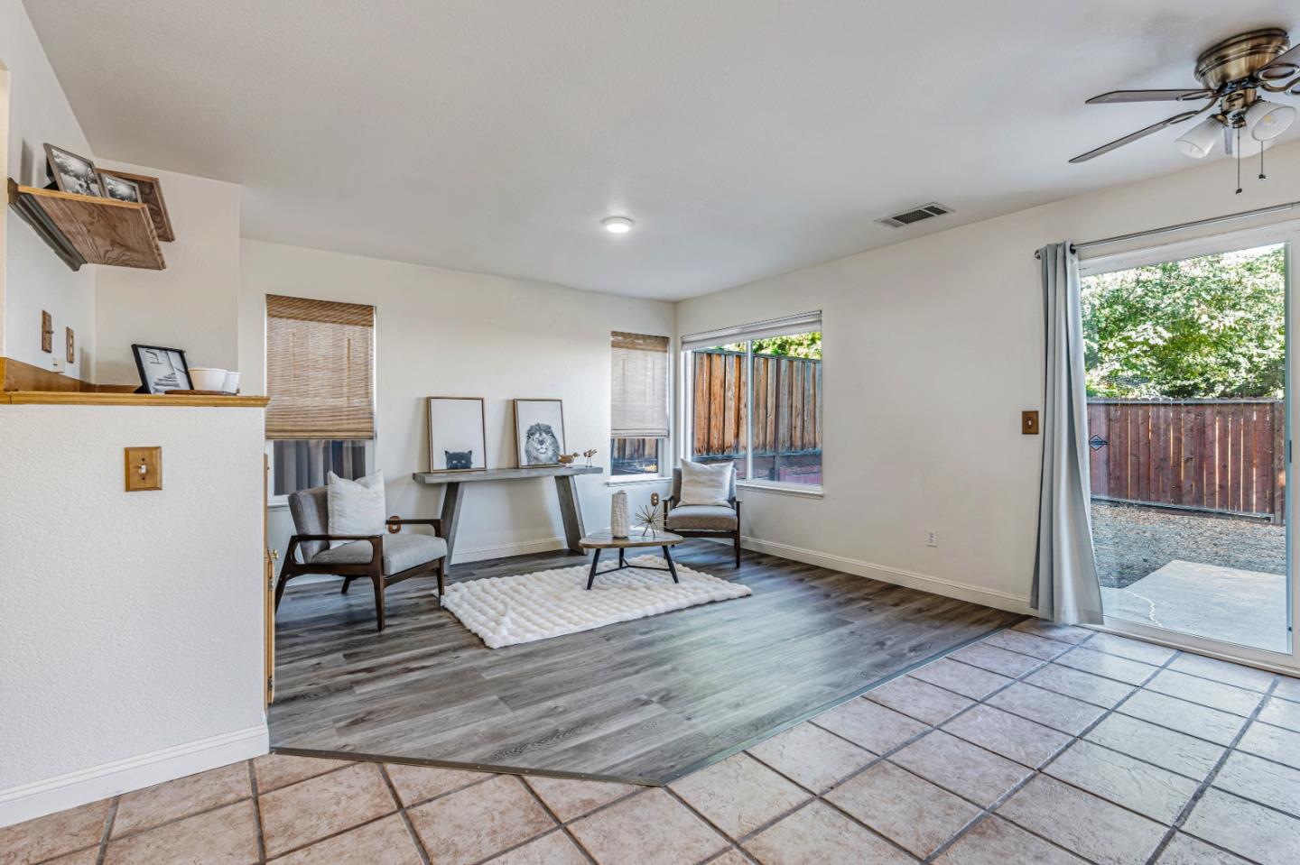 Detail Gallery Image 4 of 31 For 4928 Pinehaven Way, Antioch,  CA 94531 - 4 Beds | 2/1 Baths