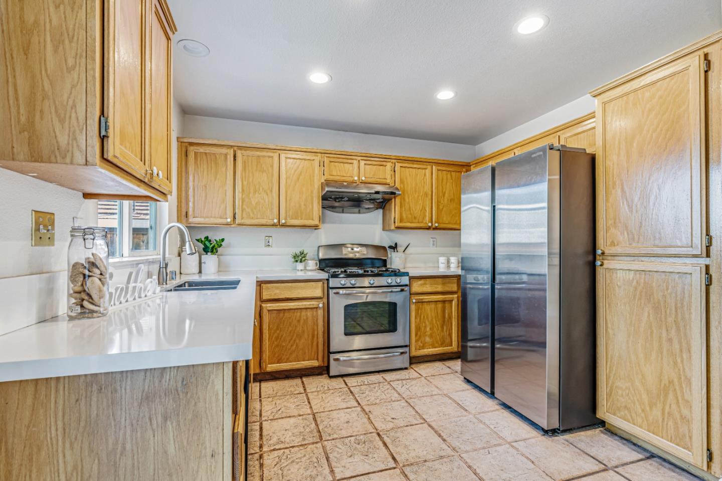 Detail Gallery Image 7 of 31 For 4928 Pinehaven Way, Antioch,  CA 94531 - 4 Beds | 2/1 Baths