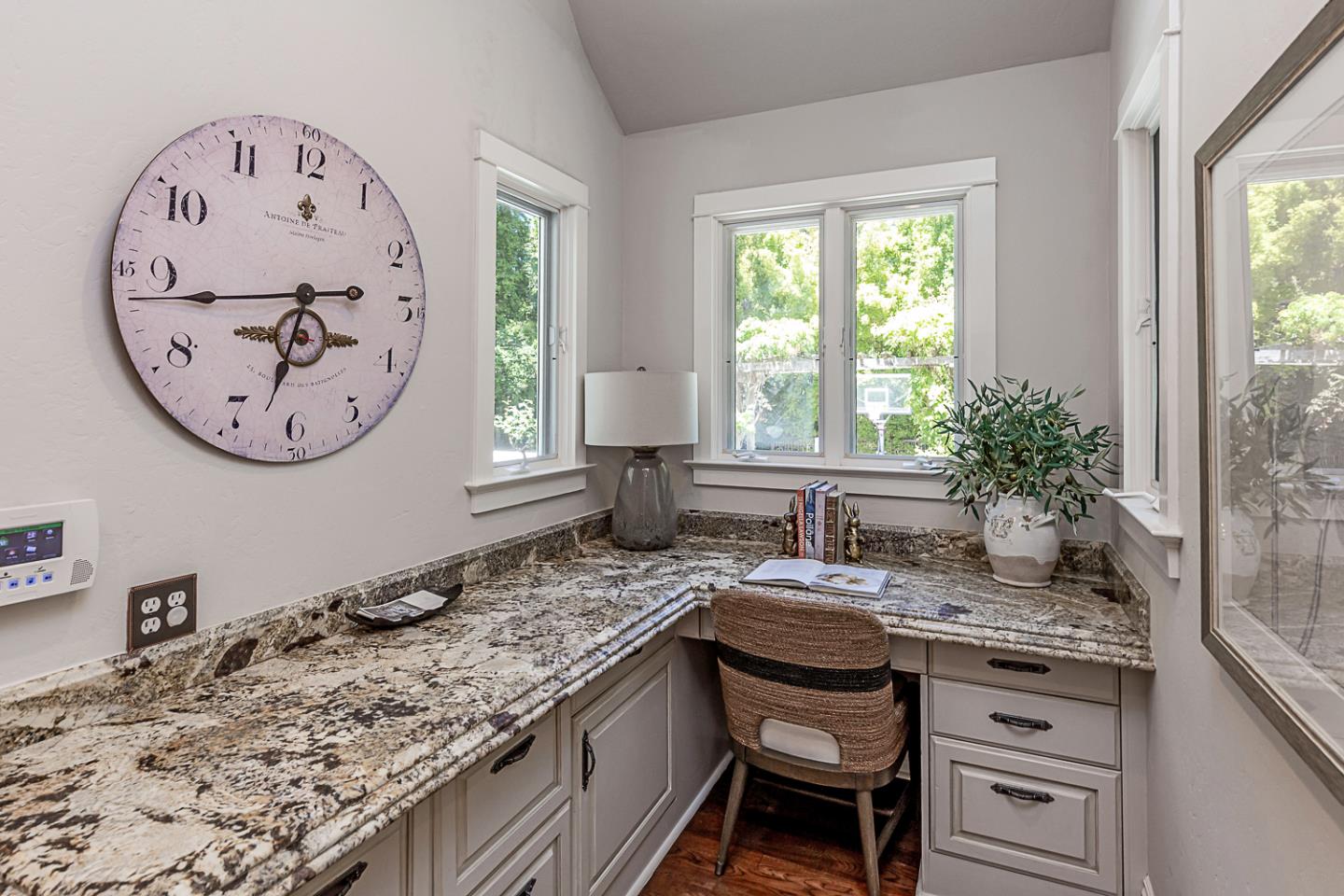 Detail Gallery Image 17 of 75 For 12791 Normandy Ln, Los Altos Hills,  CA 94022 - 5 Beds | 4/1 Baths