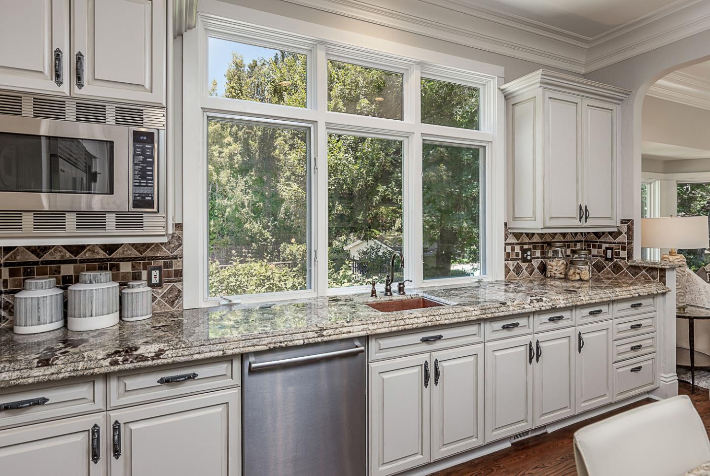 Detail Gallery Image 20 of 75 For 12791 Normandy Ln, Los Altos Hills,  CA 94022 - 5 Beds | 4/1 Baths
