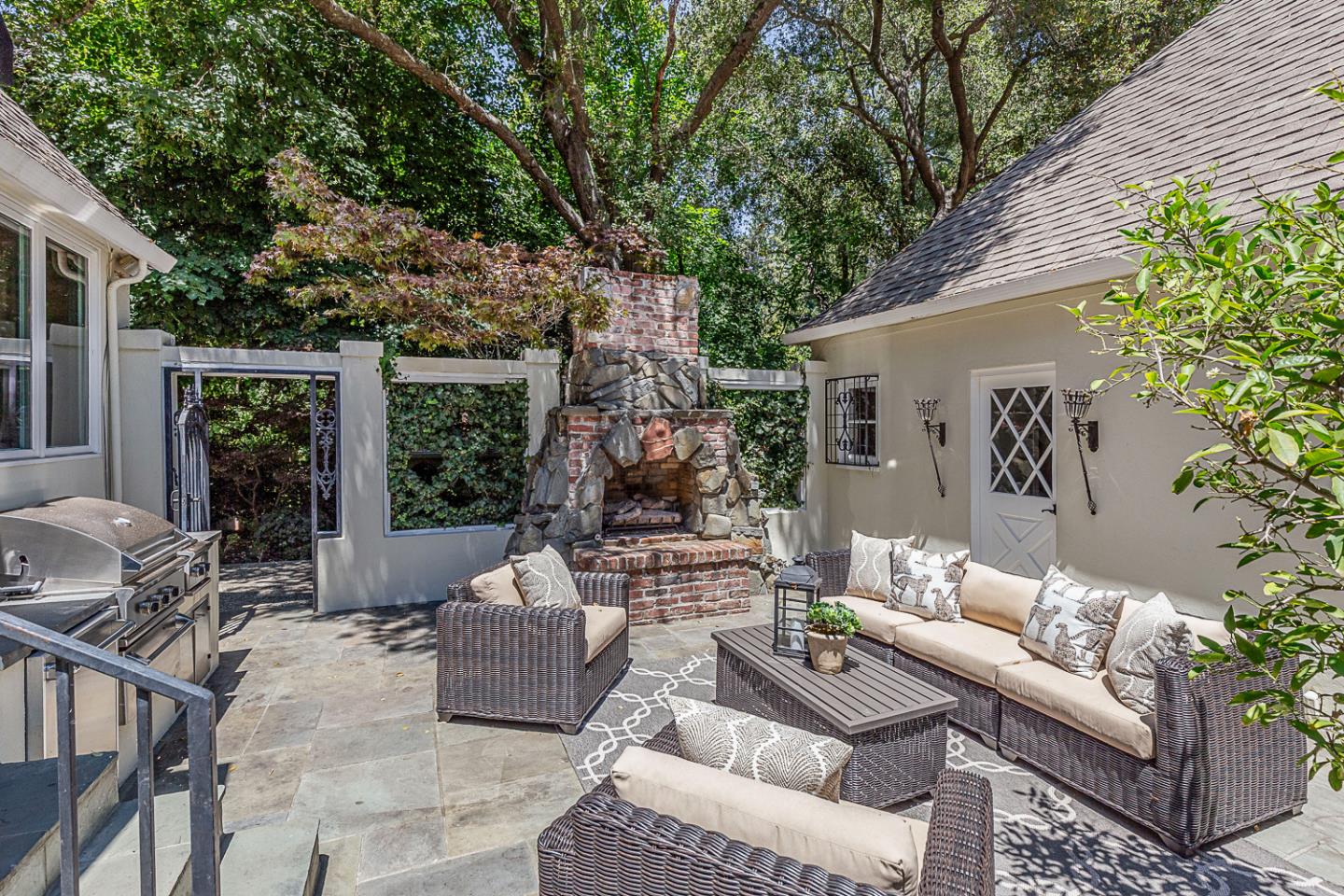 Detail Gallery Image 25 of 75 For 12791 Normandy Ln, Los Altos Hills,  CA 94022 - 5 Beds | 4/1 Baths
