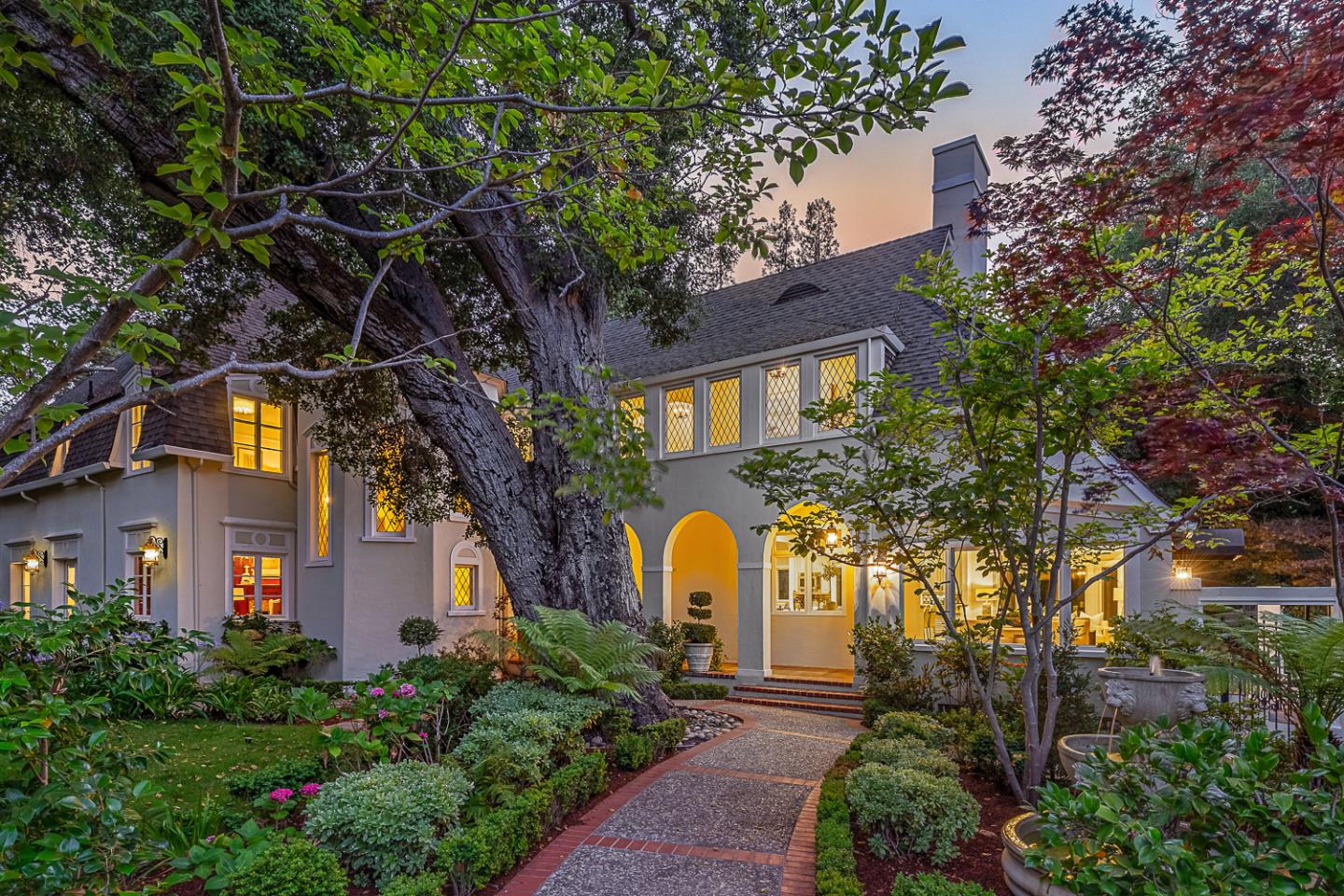 Detail Gallery Image 3 of 75 For 12791 Normandy Ln, Los Altos Hills,  CA 94022 - 5 Beds | 4/1 Baths