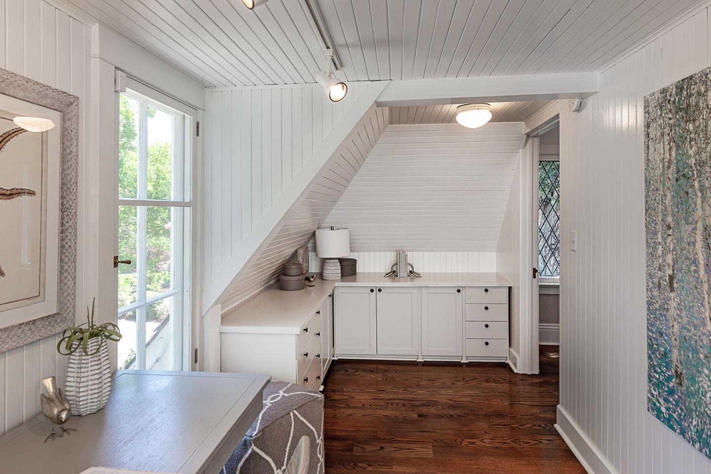 Detail Gallery Image 46 of 75 For 12791 Normandy Ln, Los Altos Hills,  CA 94022 - 5 Beds | 4/1 Baths
