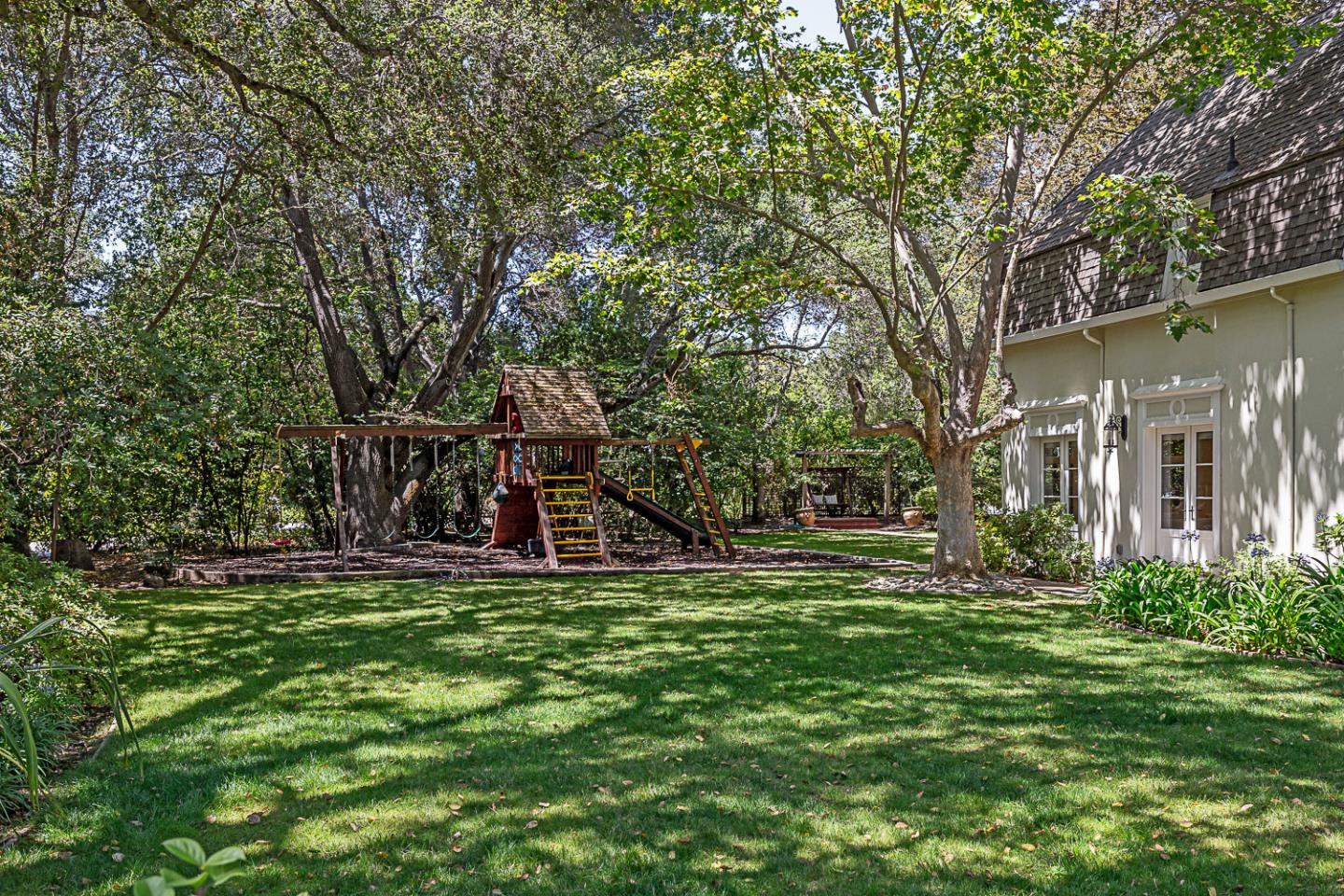Detail Gallery Image 48 of 75 For 12791 Normandy Ln, Los Altos Hills,  CA 94022 - 5 Beds | 4/1 Baths