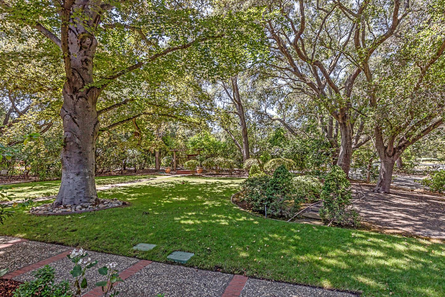 Detail Gallery Image 49 of 75 For 12791 Normandy Ln, Los Altos Hills,  CA 94022 - 5 Beds | 4/1 Baths