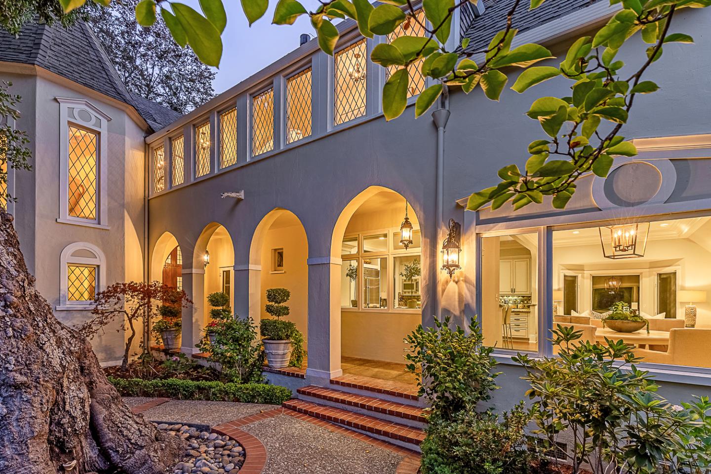 Detail Gallery Image 5 of 75 For 12791 Normandy Ln, Los Altos Hills,  CA 94022 - 5 Beds | 4/1 Baths
