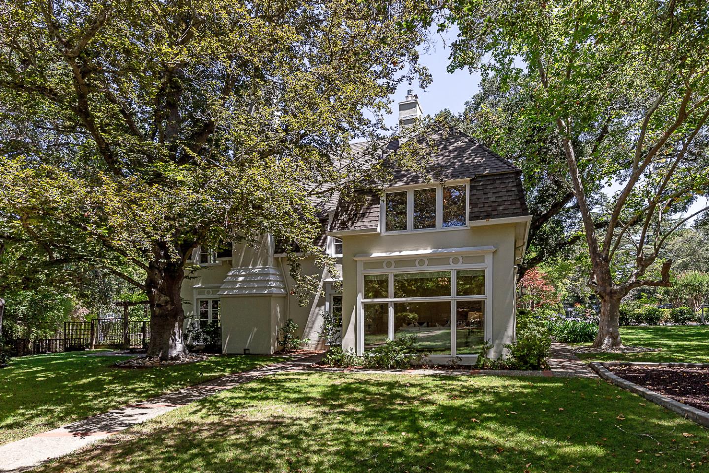 Detail Gallery Image 52 of 75 For 12791 Normandy Ln, Los Altos Hills,  CA 94022 - 5 Beds | 4/1 Baths