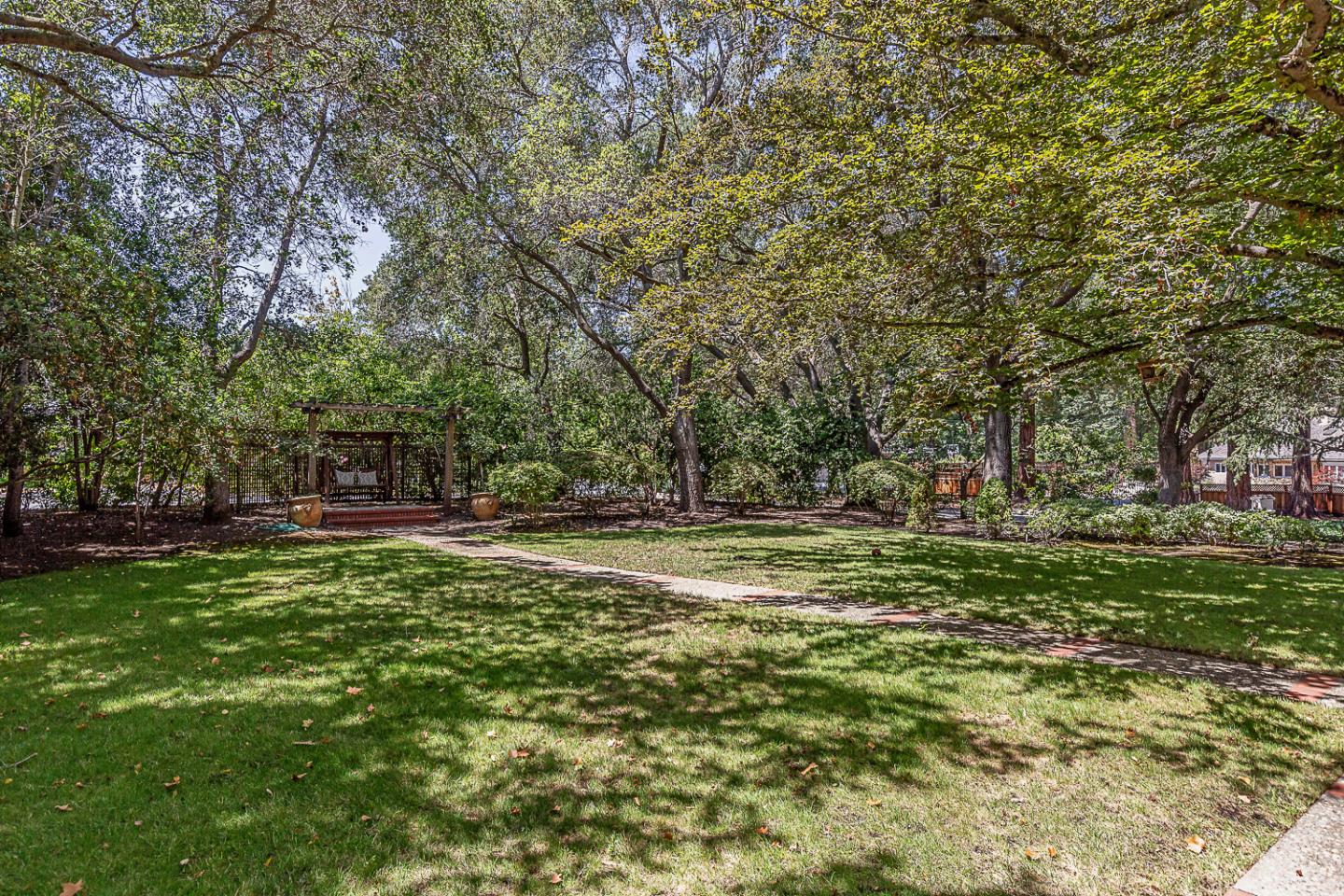 Detail Gallery Image 53 of 75 For 12791 Normandy Ln, Los Altos Hills,  CA 94022 - 5 Beds | 4/1 Baths