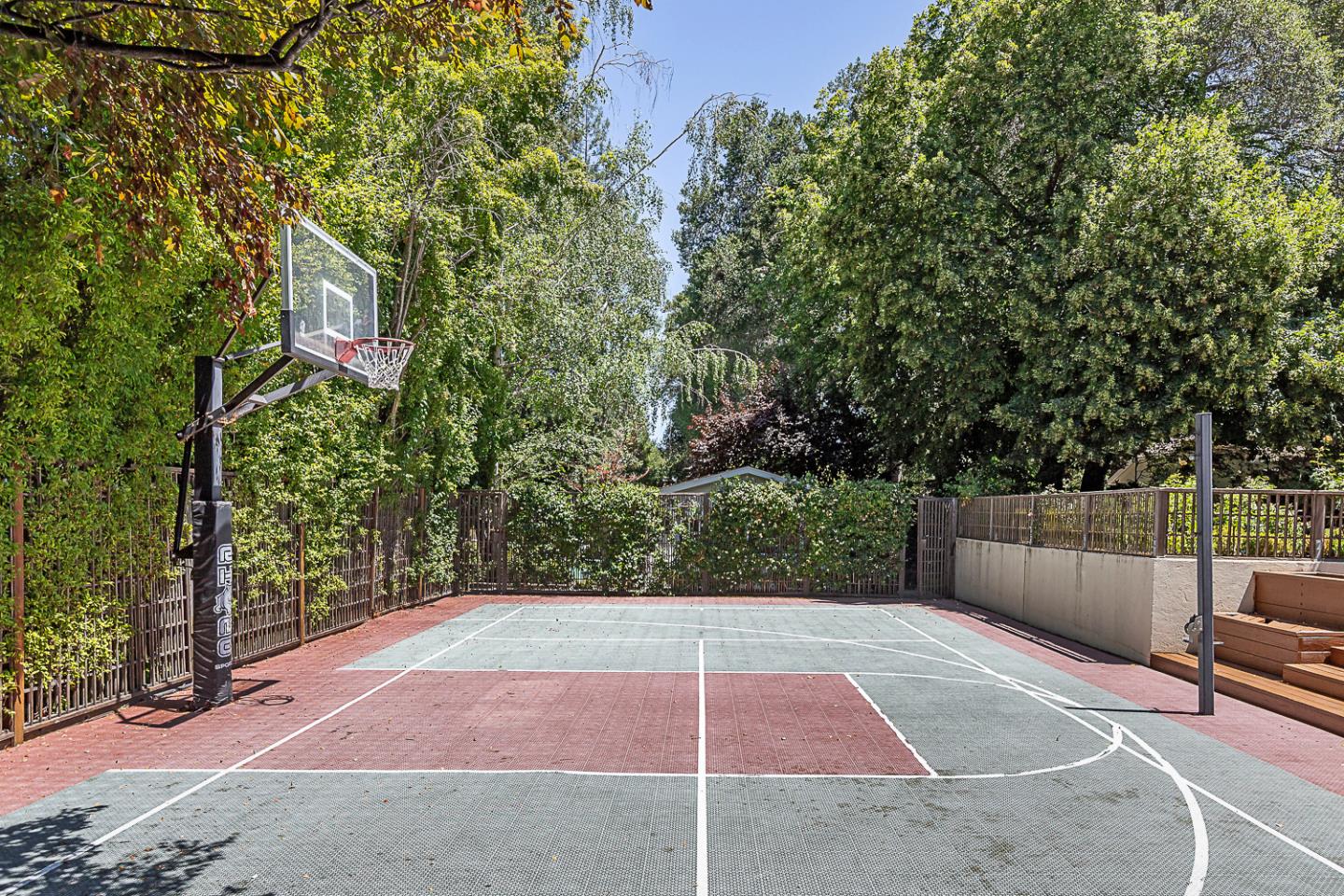 Detail Gallery Image 56 of 75 For 12791 Normandy Ln, Los Altos Hills,  CA 94022 - 5 Beds | 4/1 Baths