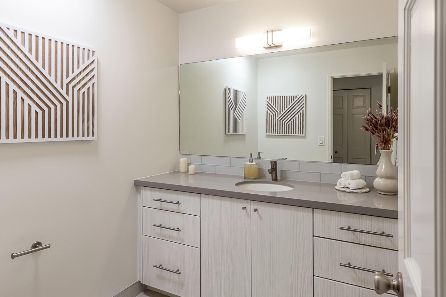 Detail Gallery Image 14 of 29 For 920 Damian Way, Los Altos,  CA 94024 - 3 Beds | 2/1 Baths