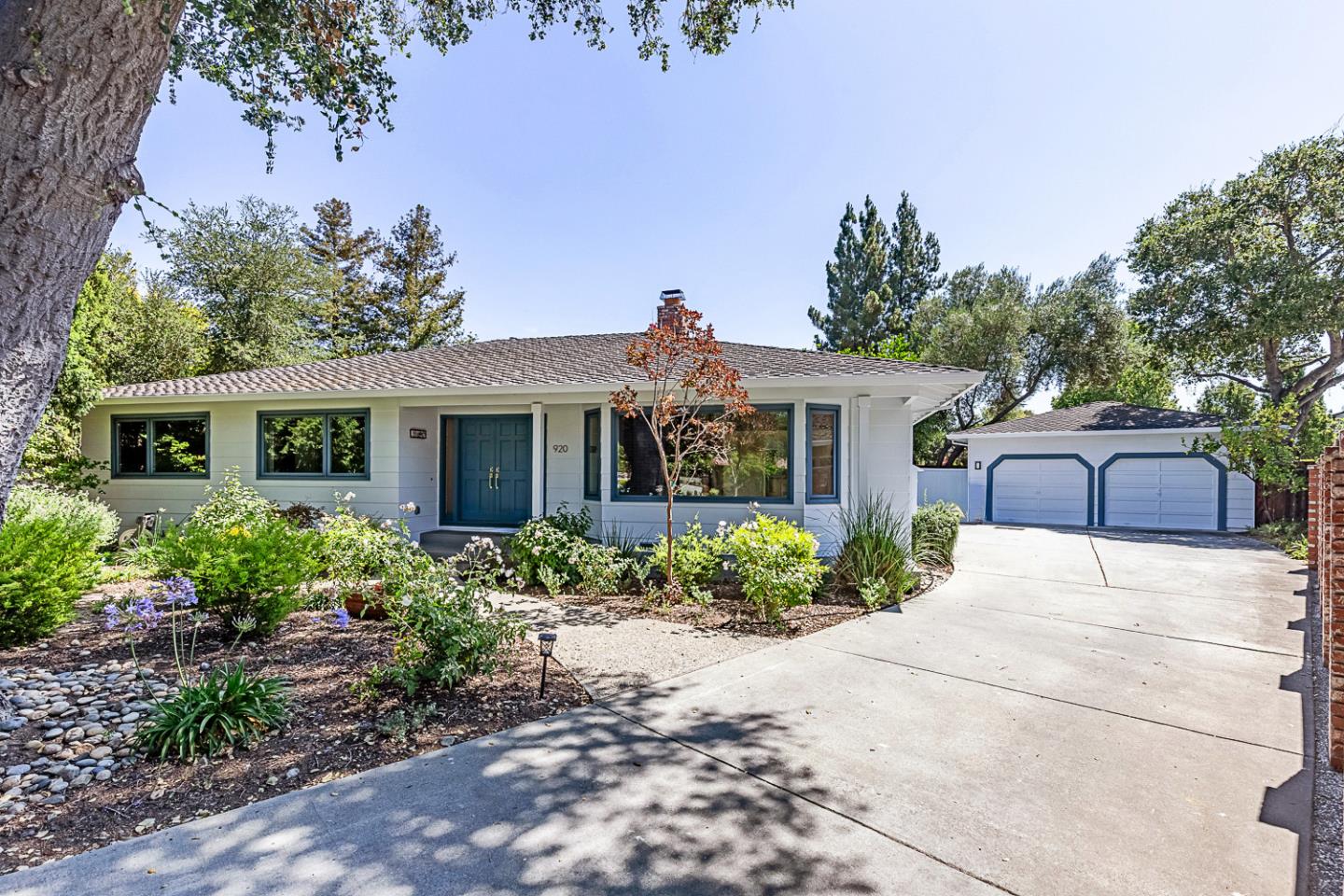 Detail Gallery Image 2 of 29 For 920 Damian Way, Los Altos,  CA 94024 - 3 Beds | 2/1 Baths