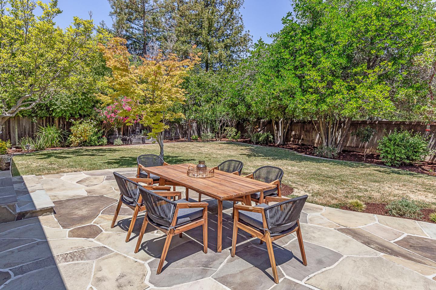 Detail Gallery Image 22 of 29 For 920 Damian Way, Los Altos,  CA 94024 - 3 Beds | 2/1 Baths
