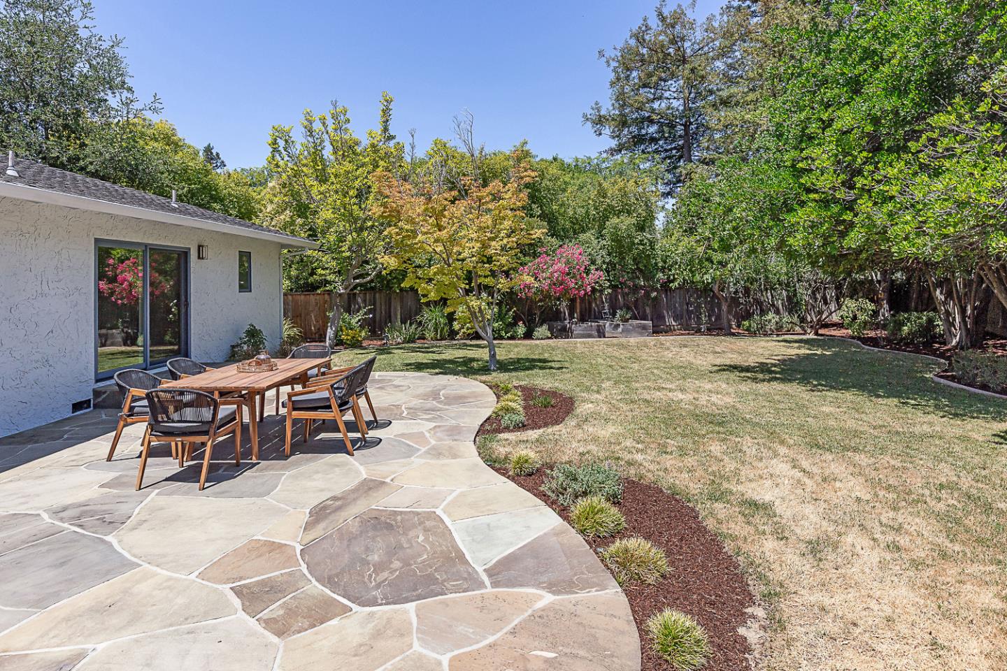Detail Gallery Image 23 of 29 For 920 Damian Way, Los Altos,  CA 94024 - 3 Beds | 2/1 Baths