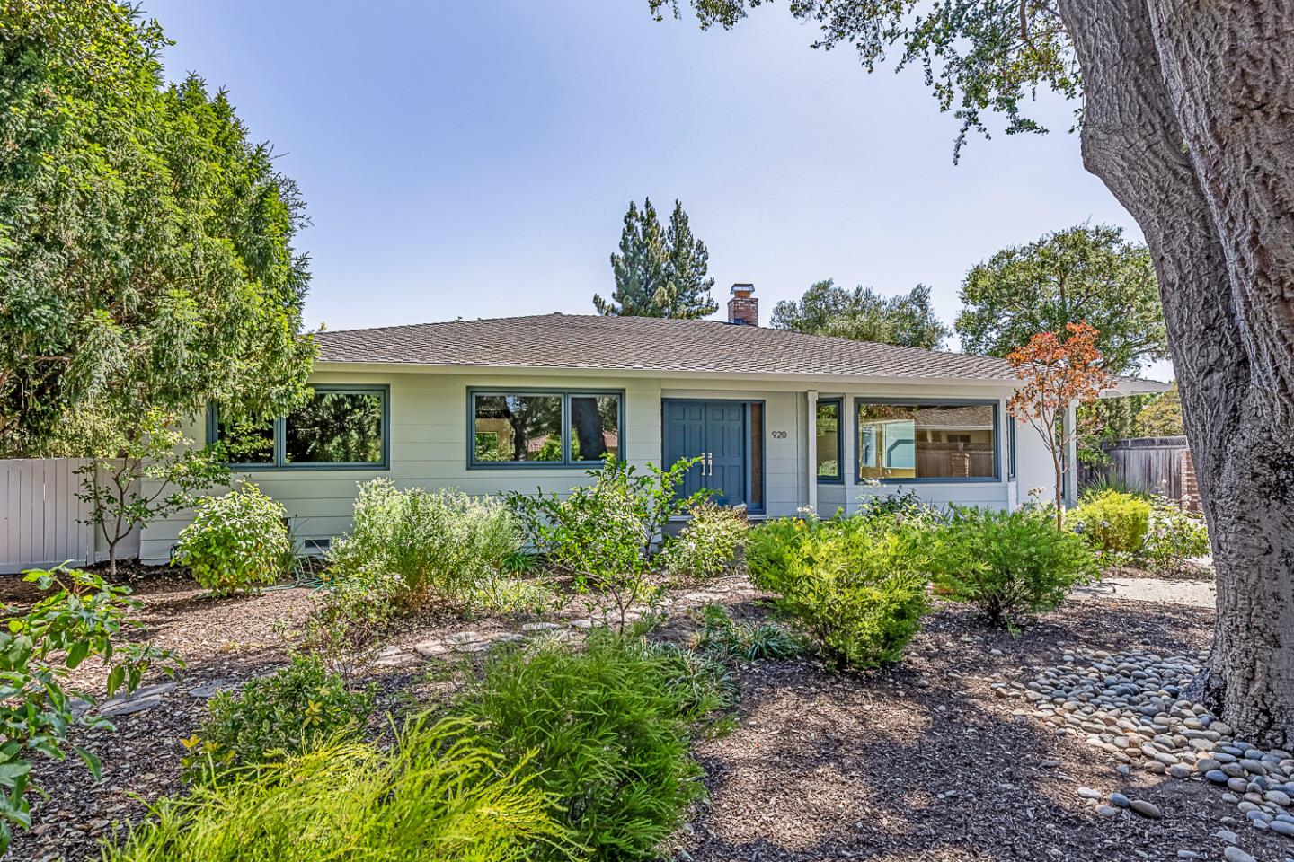 Detail Gallery Image 3 of 29 For 920 Damian Way, Los Altos,  CA 94024 - 3 Beds | 2/1 Baths