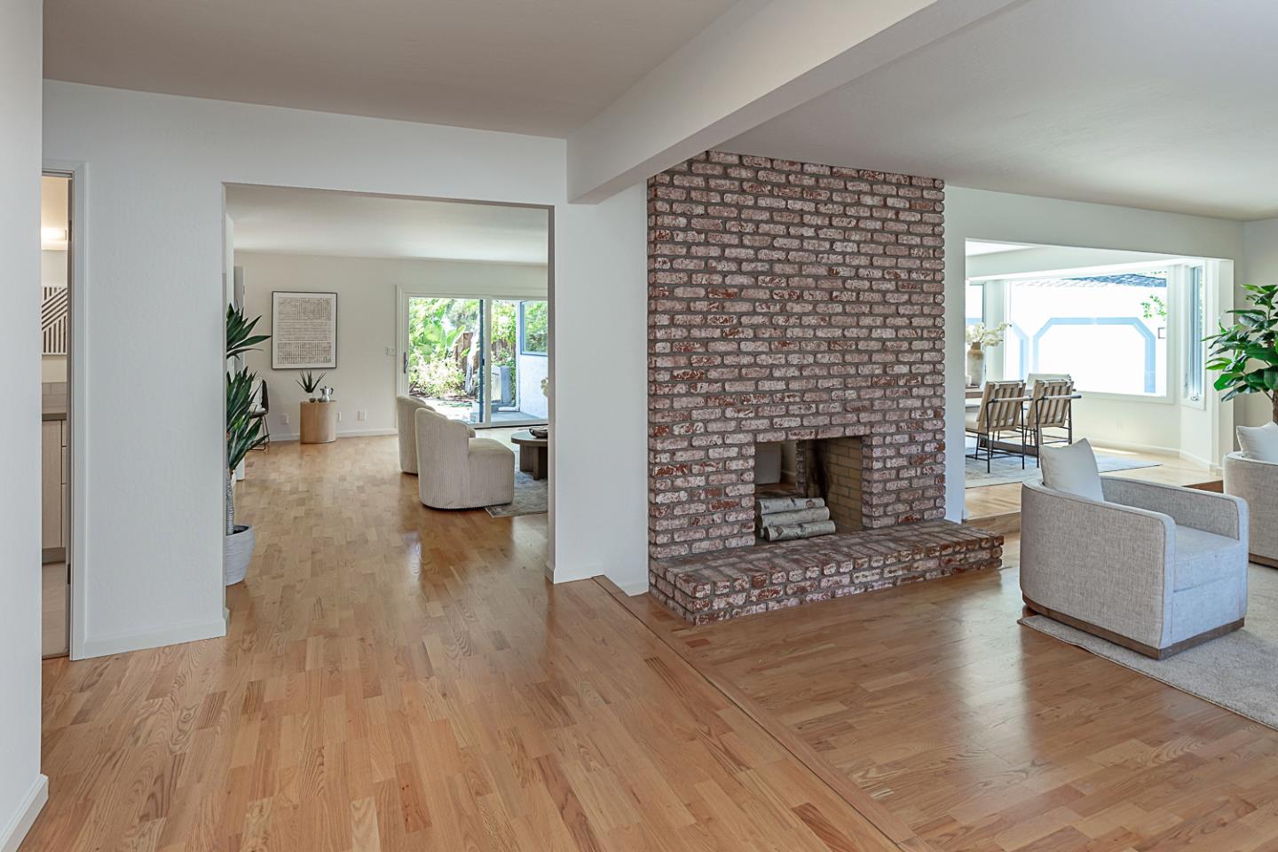 Detail Gallery Image 4 of 29 For 920 Damian Way, Los Altos,  CA 94024 - 3 Beds | 2/1 Baths