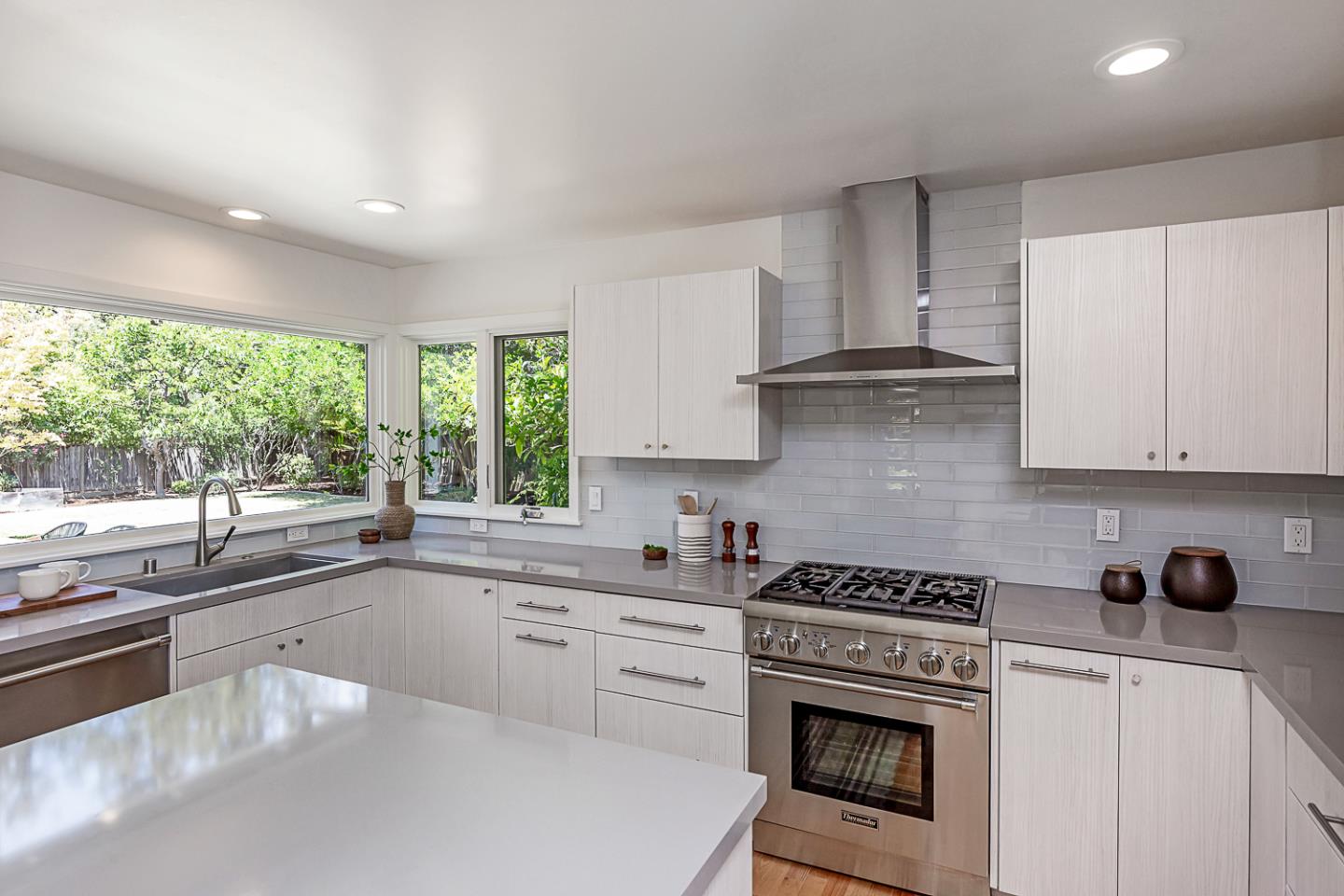 Detail Gallery Image 9 of 29 For 920 Damian Way, Los Altos,  CA 94024 - 3 Beds | 2/1 Baths