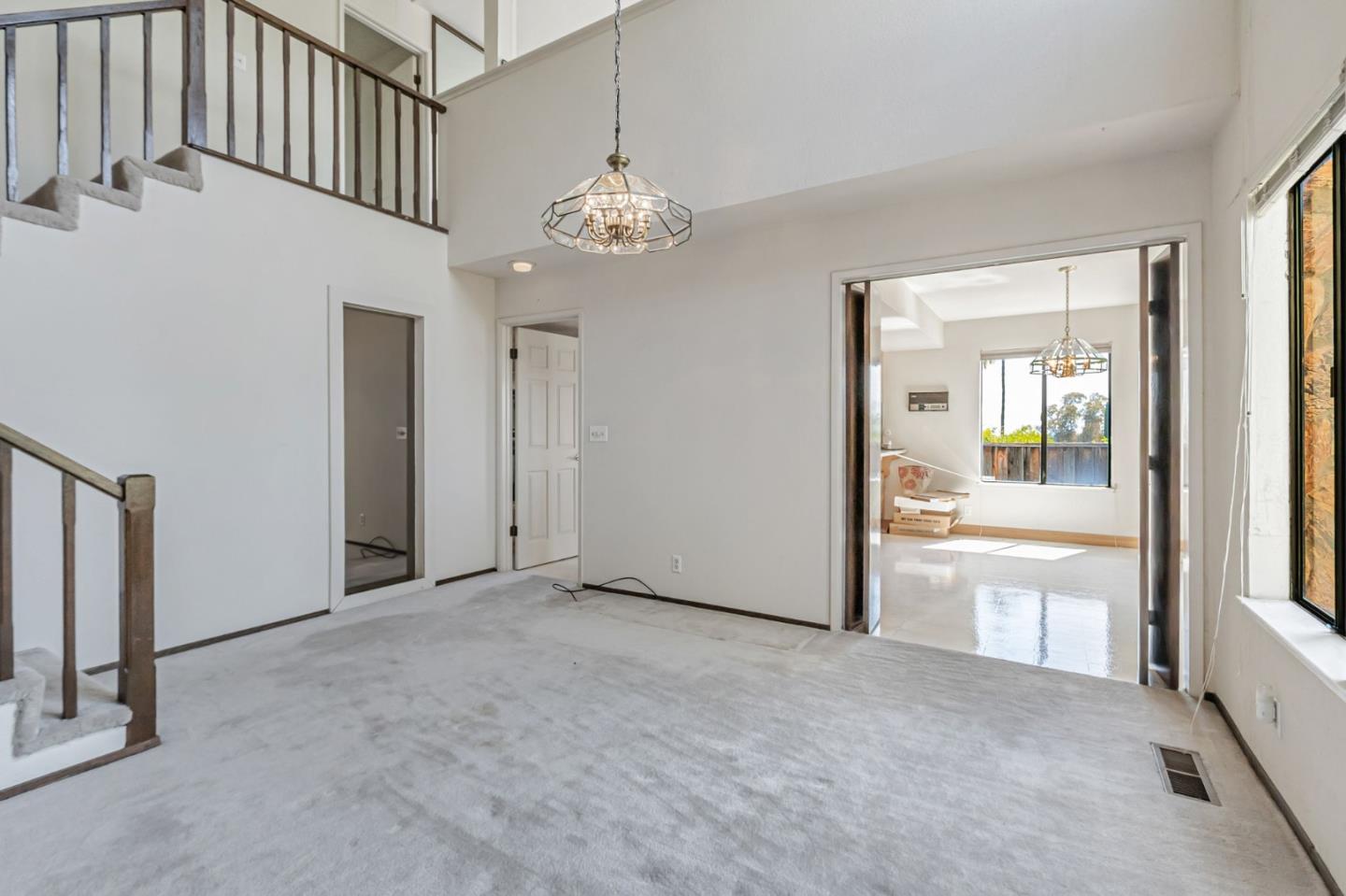 Detail Gallery Image 10 of 69 For 1440 Kring Way, Los Altos,  CA 94024 - 4 Beds | 3/1 Baths
