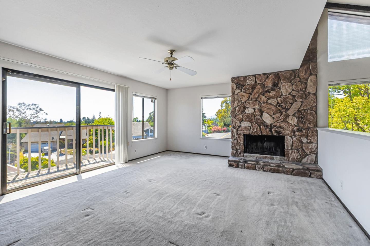 Detail Gallery Image 11 of 69 For 1440 Kring Way, Los Altos,  CA 94024 - 4 Beds | 3/1 Baths