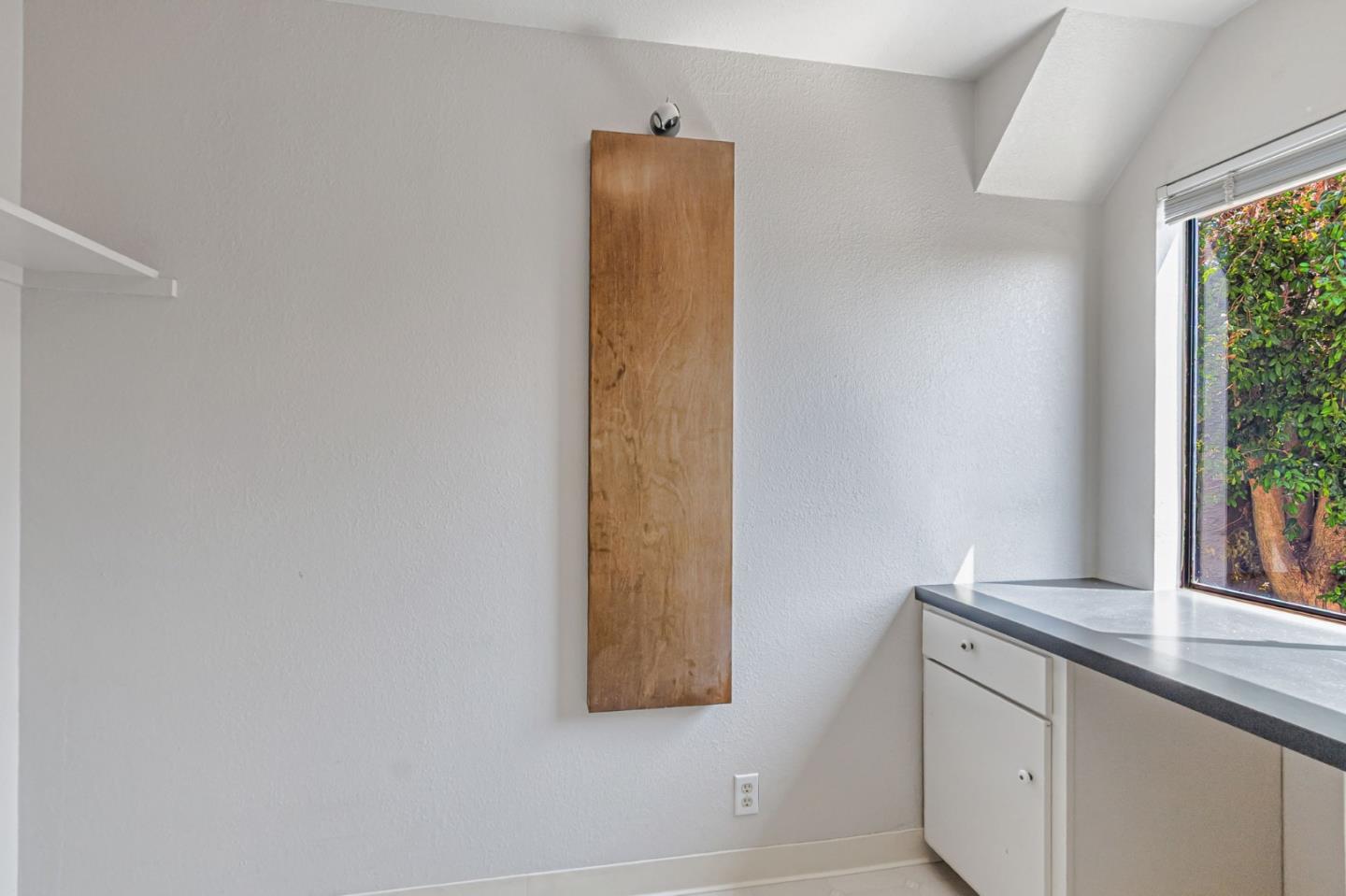 Detail Gallery Image 32 of 69 For 1440 Kring Way, Los Altos,  CA 94024 - 4 Beds | 3/1 Baths