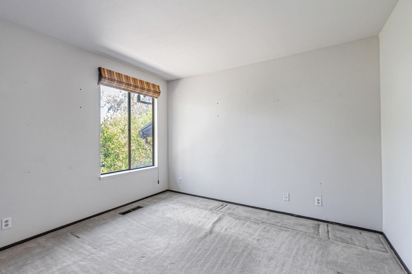 Detail Gallery Image 38 of 69 For 1440 Kring Way, Los Altos,  CA 94024 - 4 Beds | 3/1 Baths