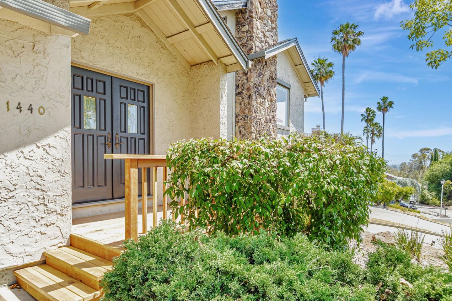 Detail Gallery Image 4 of 69 For 1440 Kring Way, Los Altos,  CA 94024 - 4 Beds | 3/1 Baths