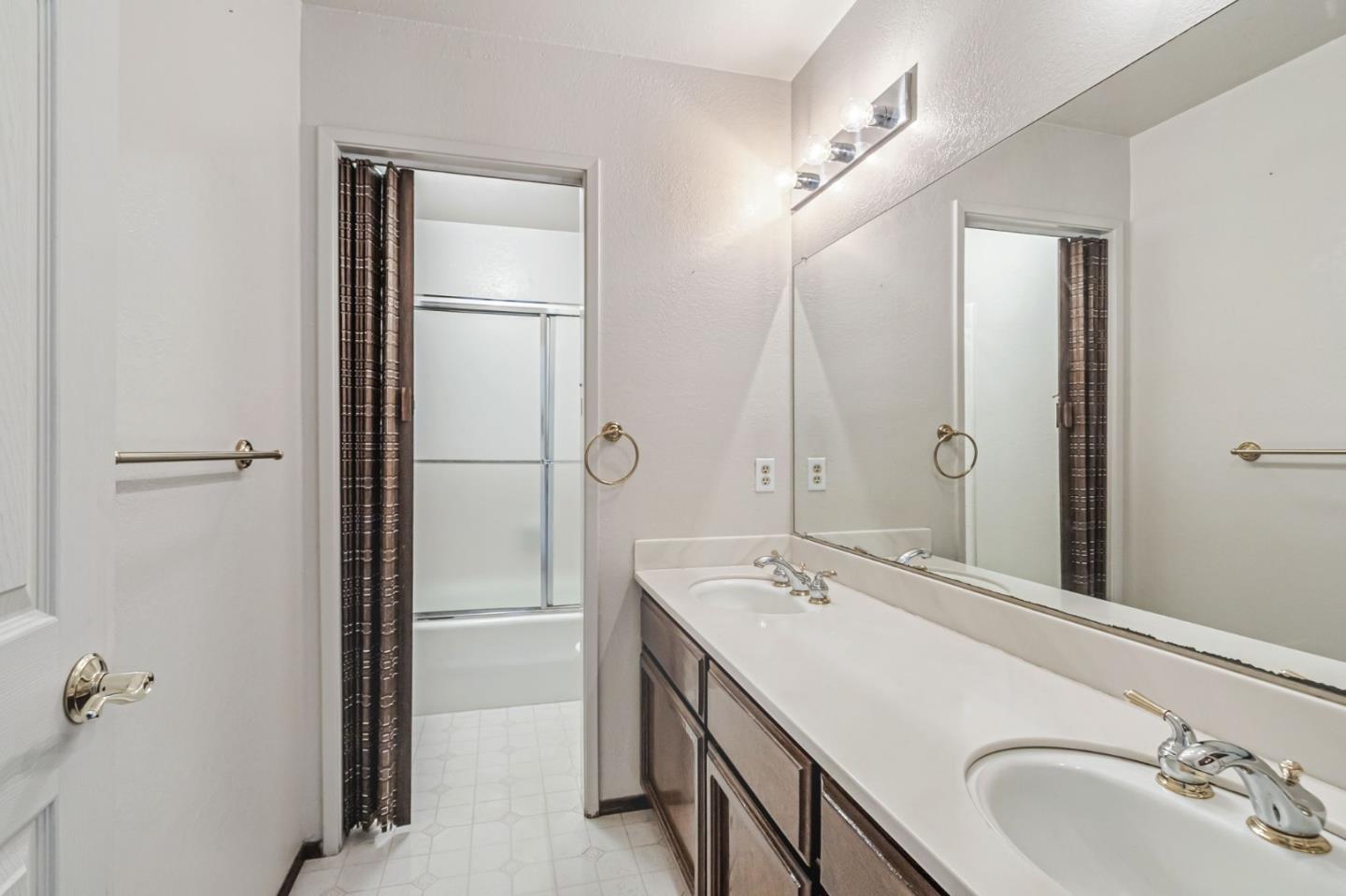 Detail Gallery Image 49 of 69 For 1440 Kring Way, Los Altos,  CA 94024 - 4 Beds | 3/1 Baths