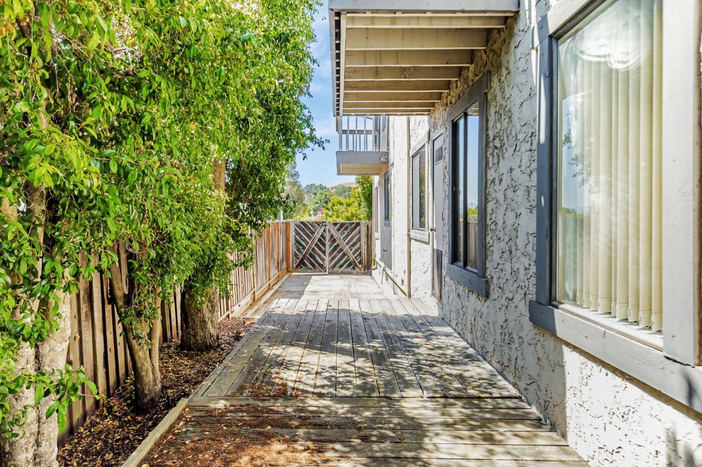 Detail Gallery Image 61 of 69 For 1440 Kring Way, Los Altos,  CA 94024 - 4 Beds | 3/1 Baths