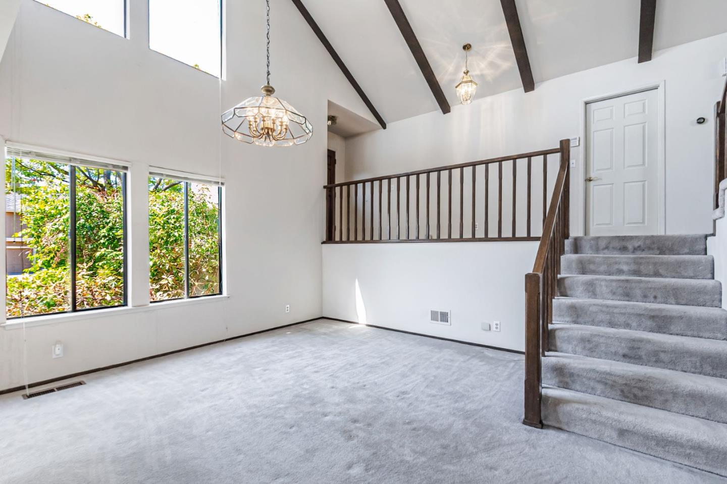 Detail Gallery Image 8 of 69 For 1440 Kring Way, Los Altos,  CA 94024 - 4 Beds | 3/1 Baths