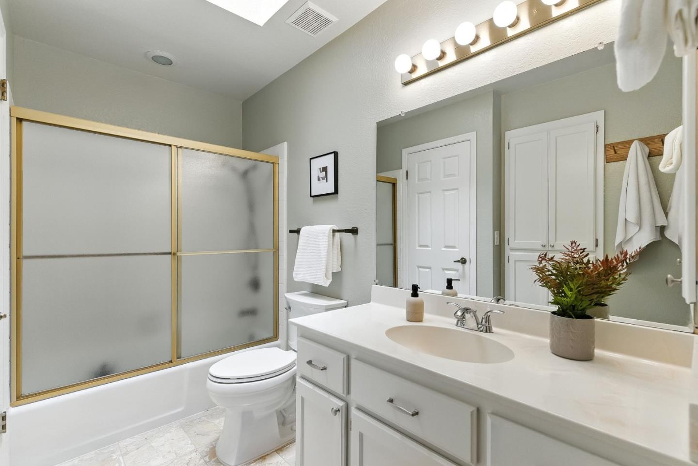 Detail Gallery Image 18 of 31 For 2245 Anna Dr, Santa Clara,  CA 95050 - 2 Beds | 1/1 Baths