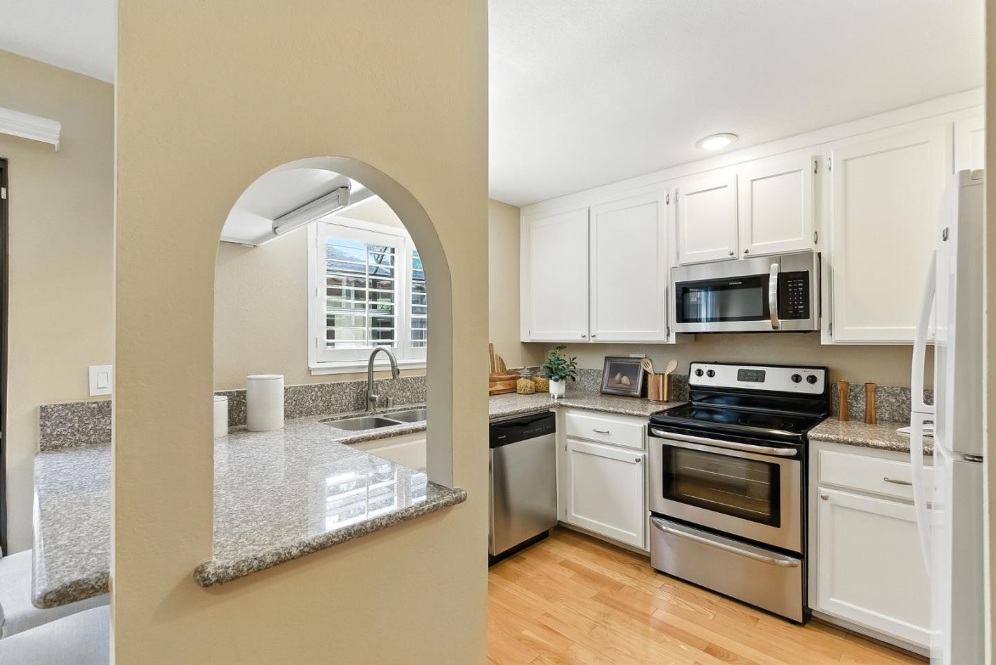 Detail Gallery Image 6 of 31 For 2245 Anna Dr, Santa Clara,  CA 95050 - 2 Beds | 1/1 Baths